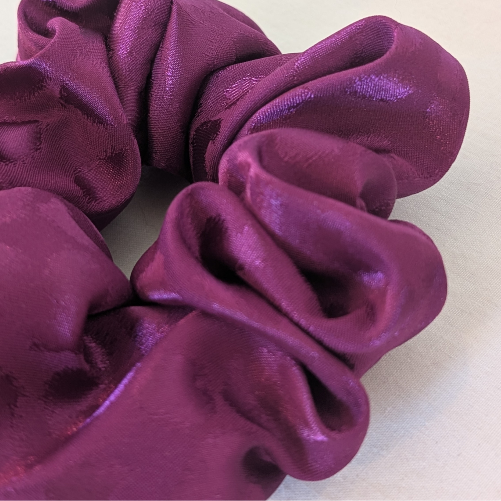 isabella XL plum SATIN scrunchies