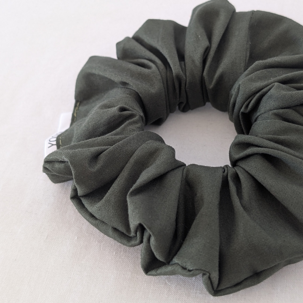 Rea sage green XL scrunchie