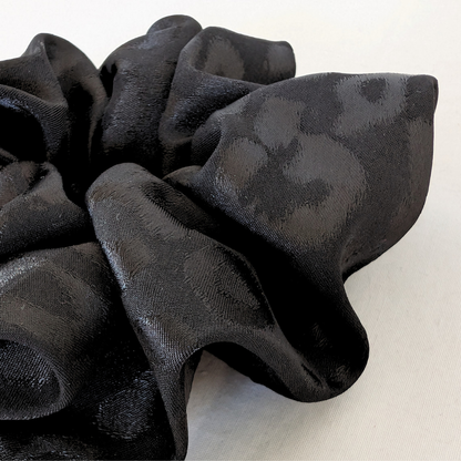 Vasiliki XL SATIN BLACK scrunchie