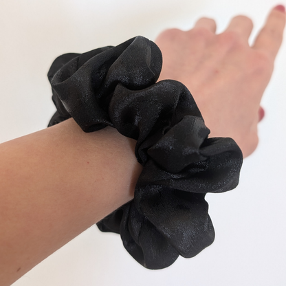 Vasiliki MINI SATIN BLACK scrunchie