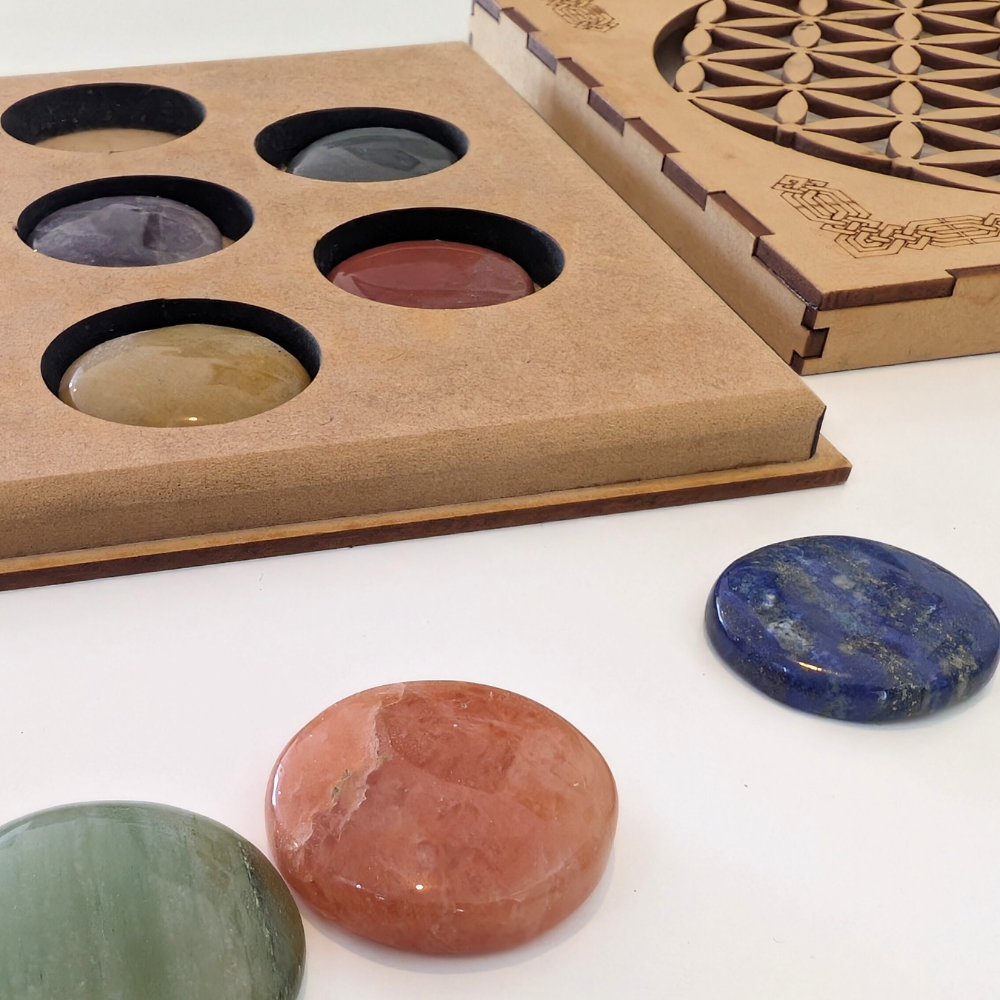 7 Chakra Stones Set + Flower of Life Box