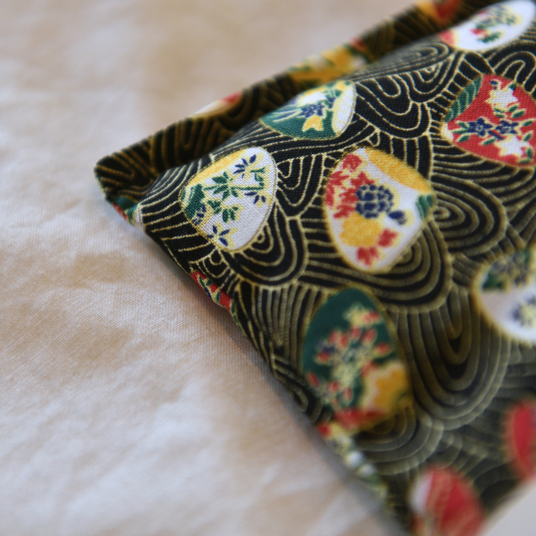 Lavender eye pillow Japanese triangles fabric detail