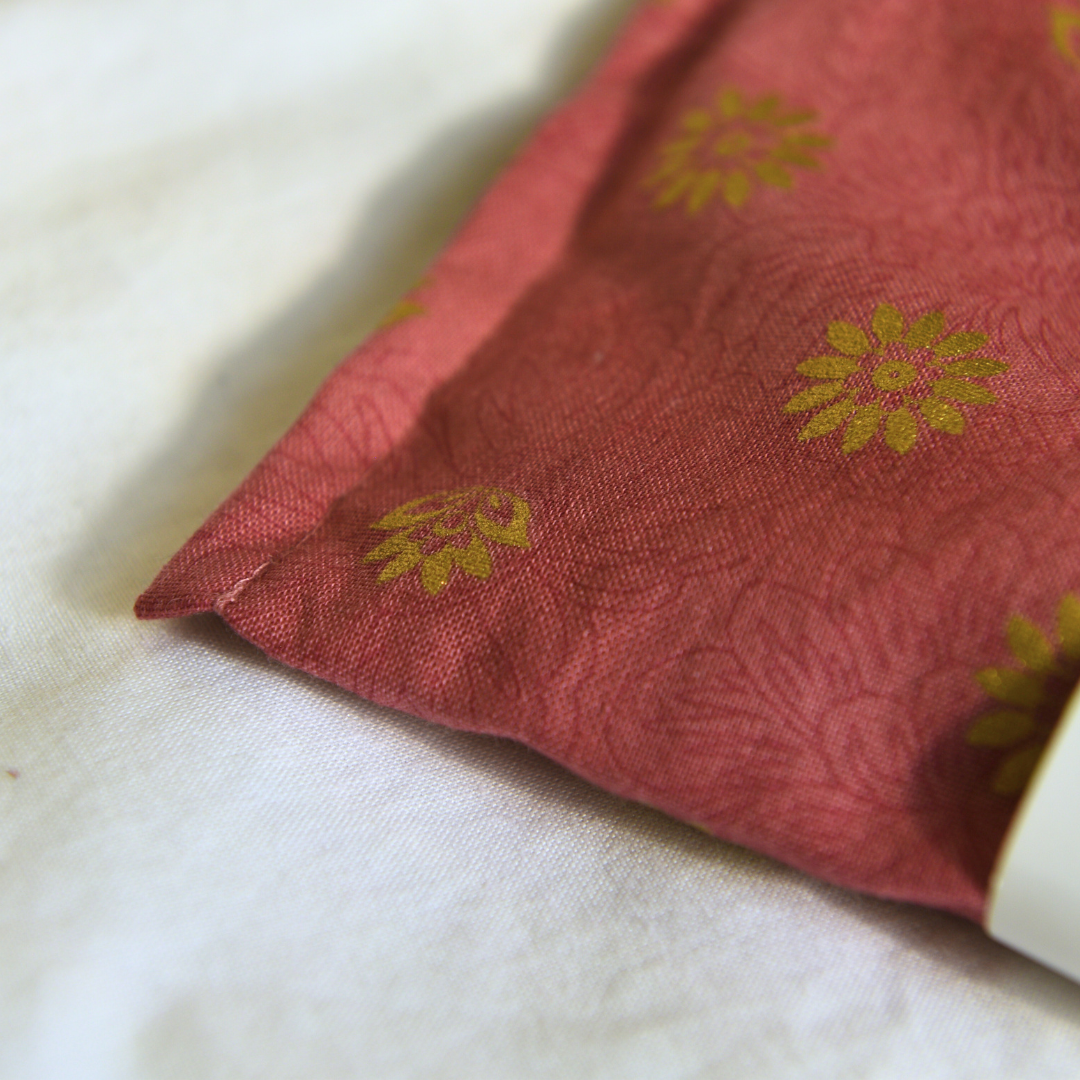 Lavender eye pillow Pink golden daisies fabric detail 